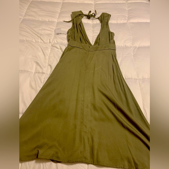 F21 Dress. Low v cut and low back. Perfect for summer! - Picture 2 of 3